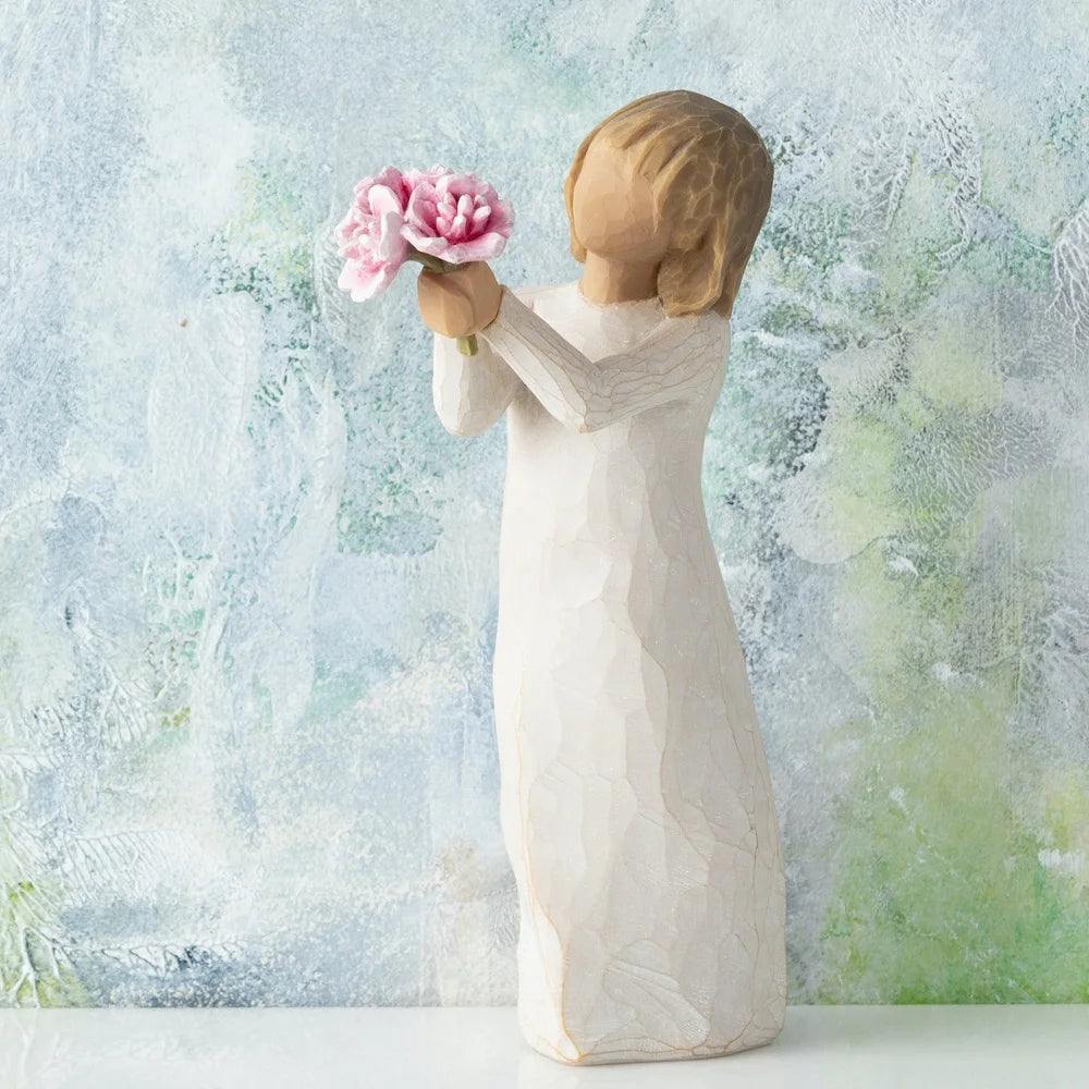 Resin statue holding pink flowers, family gift sculptures and decorations, bedroom living room tabletop