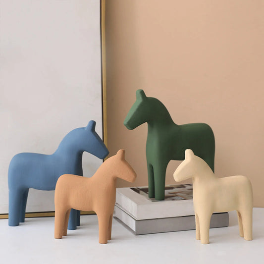 Minimalist Small Wooden Horse Statue Sculpture Ornaments Figurine For Desktop Coffee Table Bedroom Living Room Home Decoration